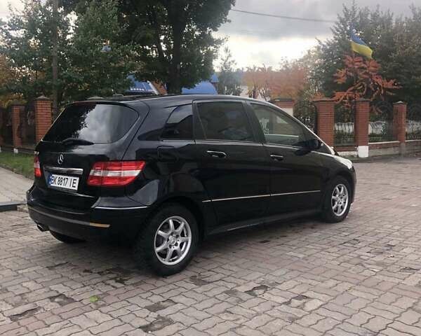 Черный Мерседес Б-класс, объемом двигателя 1.7 л и пробегом 290 тыс. км за 4600 $, фото 5 на Automoto.ua