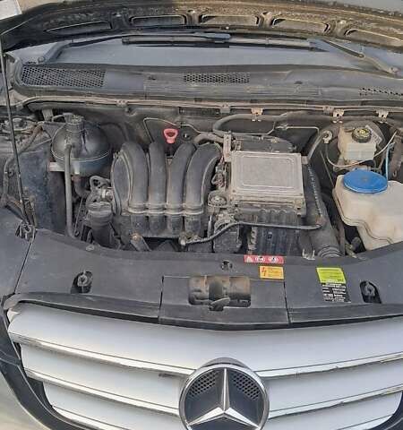 Черный Мерседес Б-класс, объемом двигателя 1.7 л и пробегом 234 тыс. км за 6000 $, фото 22 на Automoto.ua