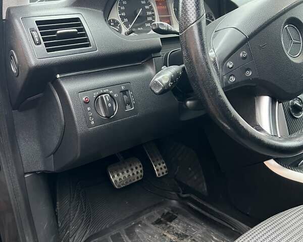 Чорний Мерседес Б-клас, об'ємом двигуна 1.99 л та пробігом 193 тис. км за 6500 $, фото 16 на Automoto.ua