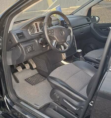 Черный Мерседес Б-класс, объемом двигателя 1.7 л и пробегом 234 тыс. км за 6000 $, фото 29 на Automoto.ua