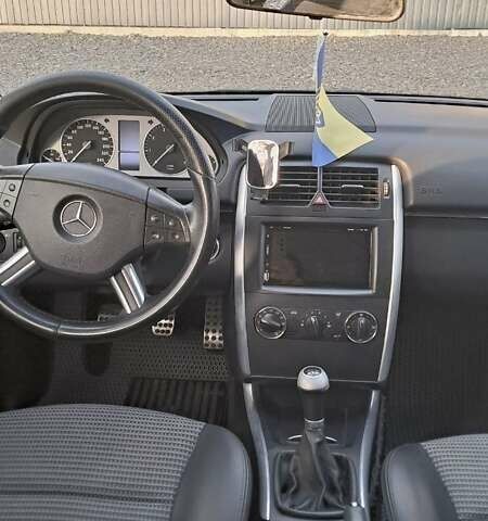 Черный Мерседес Б-класс, объемом двигателя 1.7 л и пробегом 234 тыс. км за 6000 $, фото 33 на Automoto.ua