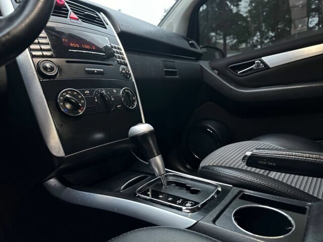 Черный Мерседес Б-класс, объемом двигателя 2 л и пробегом 193 тыс. км за 7700 $, фото 13 на Automoto.ua