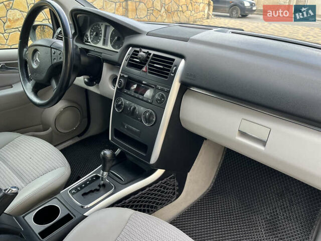 Черный Мерседес Б-класс, объемом двигателя 2.03 л и пробегом 230 тыс. км за 6150 $, фото 56 на Automoto.ua
