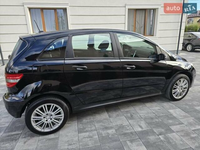 Черный Мерседес Б-класс, объемом двигателя 1.5 л и пробегом 223 тыс. км за 6700 $, фото 2 на Automoto.ua