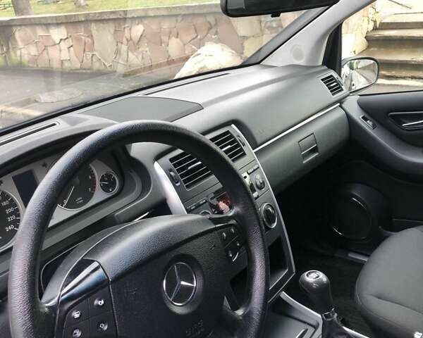 Черный Мерседес Б-класс, объемом двигателя 1.7 л и пробегом 290 тыс. км за 4500 $, фото 12 на Automoto.ua