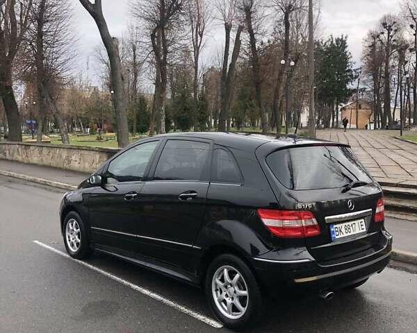 Черный Мерседес Б-класс, объемом двигателя 1.7 л и пробегом 290 тыс. км за 4500 $, фото 4 на Automoto.ua