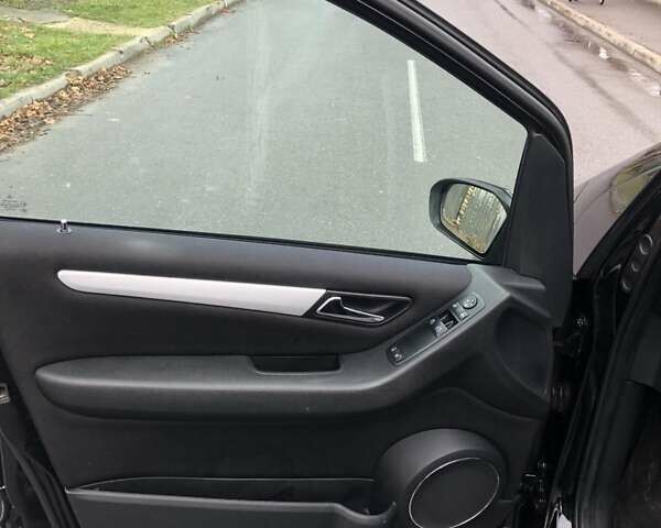 Черный Мерседес Б-класс, объемом двигателя 1.7 л и пробегом 290 тыс. км за 4500 $, фото 13 на Automoto.ua