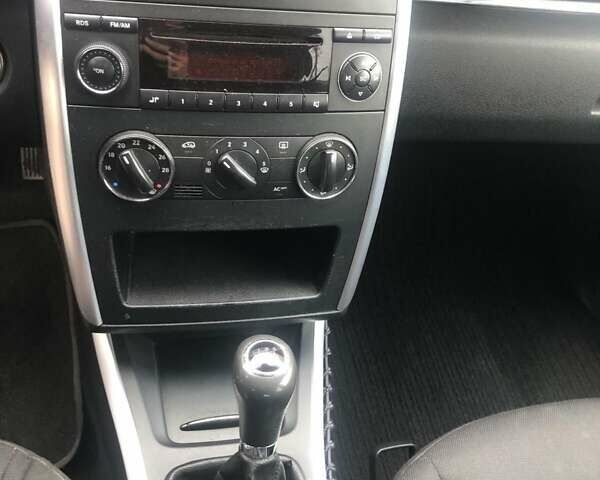 Черный Мерседес Б-класс, объемом двигателя 1.7 л и пробегом 290 тыс. км за 4600 $, фото 12 на Automoto.ua