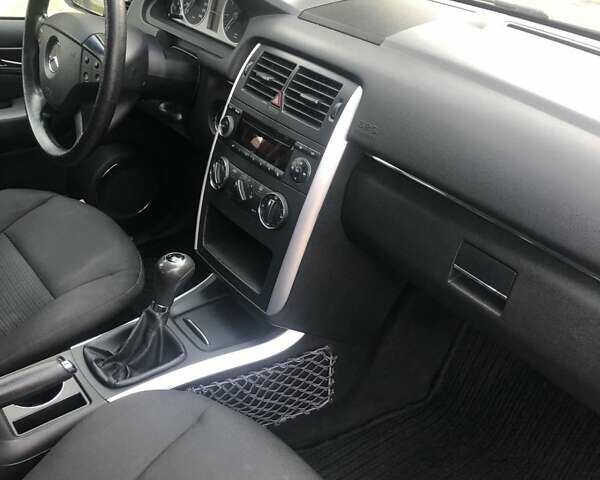 Черный Мерседес Б-класс, объемом двигателя 1.7 л и пробегом 290 тыс. км за 4500 $, фото 8 на Automoto.ua