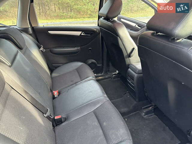 Черный Мерседес Б-класс, объемом двигателя 2 л и пробегом 315 тыс. км за 6900 $, фото 10 на Automoto.ua