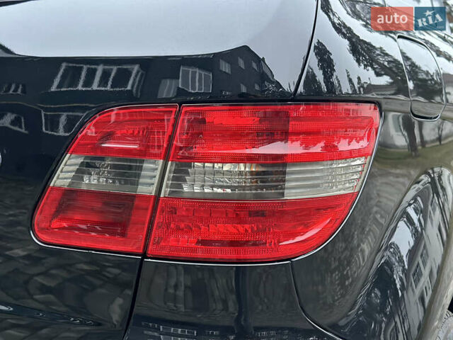 Чорний Мерседес Б-клас, об'ємом двигуна 2 л та пробігом 193 тис. км за 7700 $, фото 29 на Automoto.ua