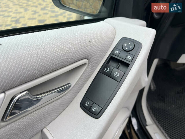 Черный Мерседес Б-класс, объемом двигателя 2.03 л и пробегом 230 тыс. км за 6150 $, фото 43 на Automoto.ua