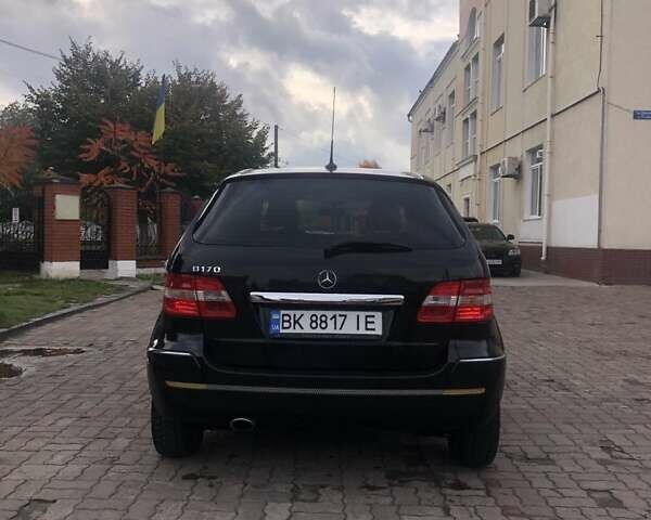 Черный Мерседес Б-класс, объемом двигателя 1.7 л и пробегом 290 тыс. км за 4600 $, фото 6 на Automoto.ua