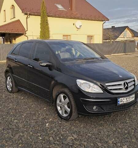 Черный Мерседес Б-класс, объемом двигателя 1.7 л и пробегом 234 тыс. км за 6000 $, фото 2 на Automoto.ua