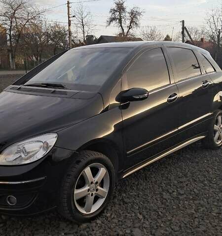 Черный Мерседес Б-класс, объемом двигателя 1.7 л и пробегом 234 тыс. км за 6000 $, фото 6 на Automoto.ua