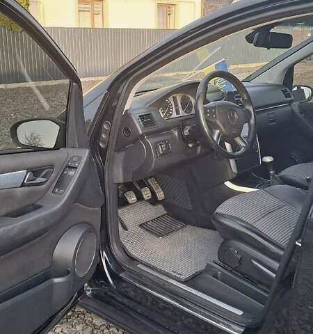 Черный Мерседес Б-класс, объемом двигателя 1.7 л и пробегом 234 тыс. км за 6000 $, фото 27 на Automoto.ua