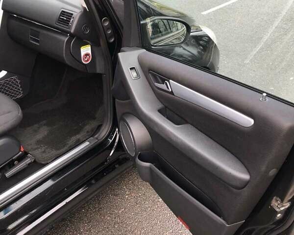 Черный Мерседес Б-класс, объемом двигателя 1.7 л и пробегом 290 тыс. км за 4500 $, фото 15 на Automoto.ua