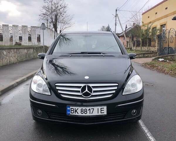 Черный Мерседес Б-класс, объемом двигателя 1.7 л и пробегом 290 тыс. км за 4500 $, фото 7 на Automoto.ua