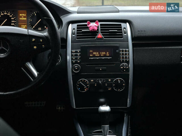 Чорний Мерседес Б-клас, об'ємом двигуна 2 л та пробігом 193 тис. км за 7700 $, фото 53 на Automoto.ua