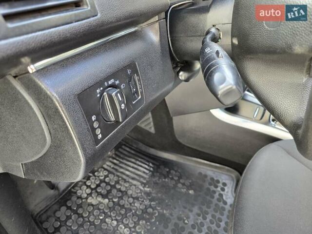 Черный Мерседес Б-класс, объемом двигателя 1.5 л и пробегом 223 тыс. км за 6700 $, фото 17 на Automoto.ua