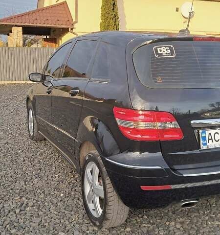 Черный Мерседес Б-класс, объемом двигателя 1.7 л и пробегом 234 тыс. км за 6000 $, фото 12 на Automoto.ua