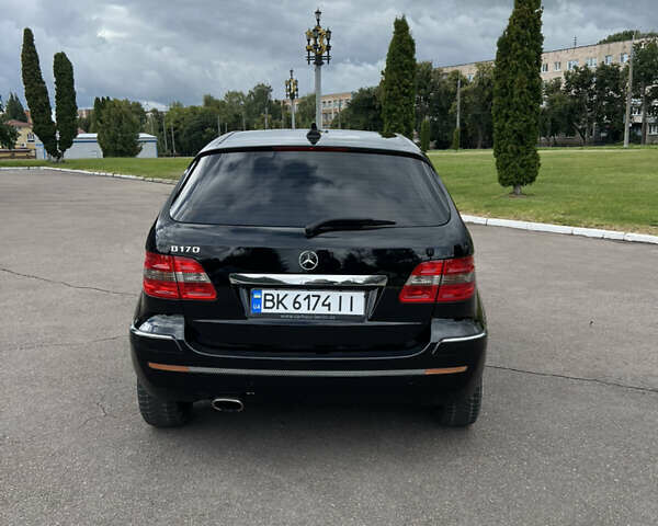 Черный Мерседес Б-класс, объемом двигателя 1.7 л и пробегом 226 тыс. км за 5300 $, фото 17 на Automoto.ua