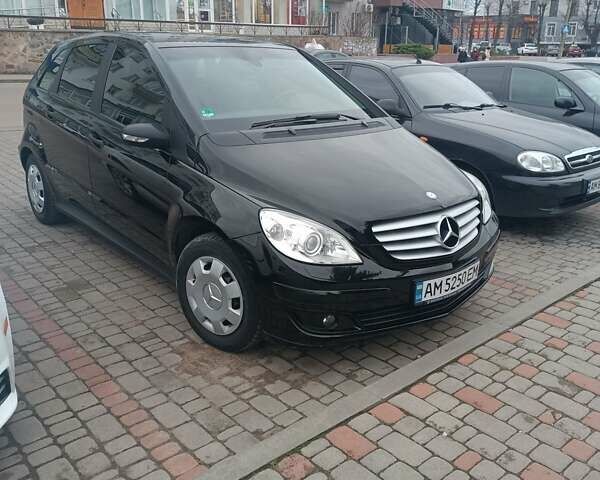 Чорний Мерседес Б-клас, об'ємом двигуна 2.03 л та пробігом 220 тис. км за 5900 $, фото 4 на Automoto.ua