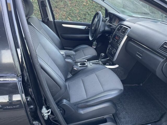 Чорний Мерседес Б-клас, об'ємом двигуна 2 л та пробігом 270 тис. км за 5500 $, фото 16 на Automoto.ua