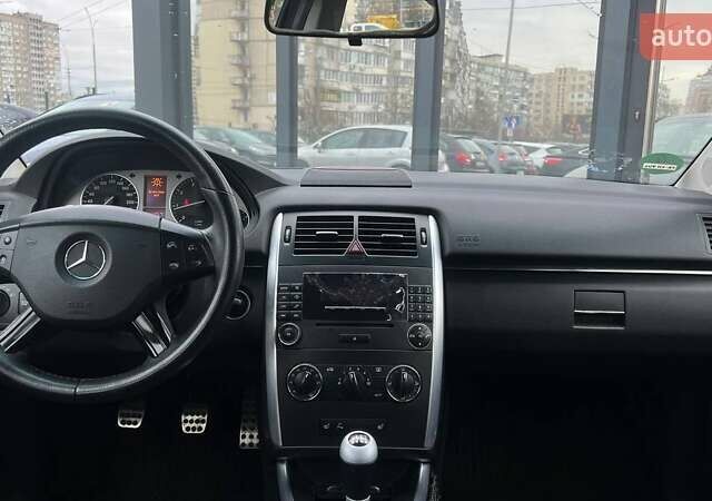 Черный Мерседес Б-класс, объемом двигателя 2.04 л и пробегом 277 тыс. км за 6590 $, фото 12 на Automoto.ua