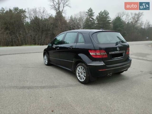 Чорний Мерседес Б-клас, об'ємом двигуна 2 л та пробігом 228 тис. км за 6400 $, фото 4 на Automoto.ua