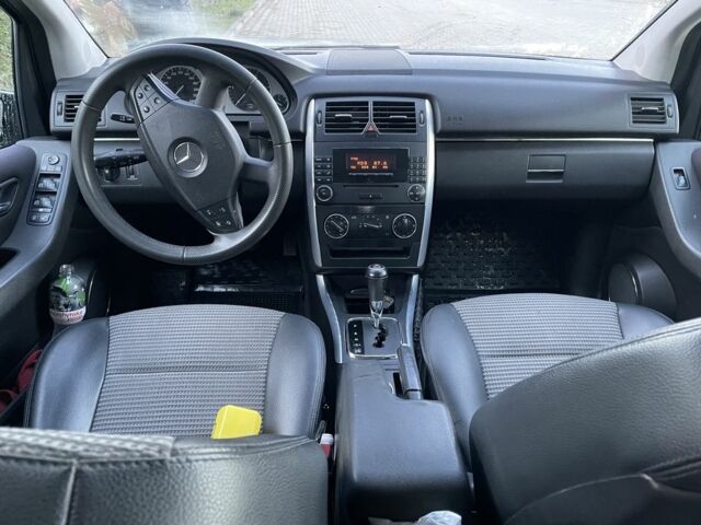 Чорний Мерседес Б-клас, об'ємом двигуна 2 л та пробігом 270 тис. км за 5500 $, фото 18 на Automoto.ua