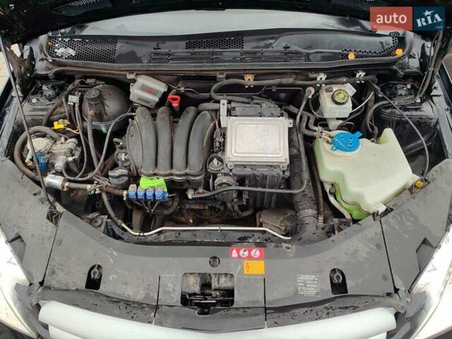 Чорний Мерседес Б-клас, об'ємом двигуна 1.5 л та пробігом 211 тис. км за 6200 $, фото 15 на Automoto.ua