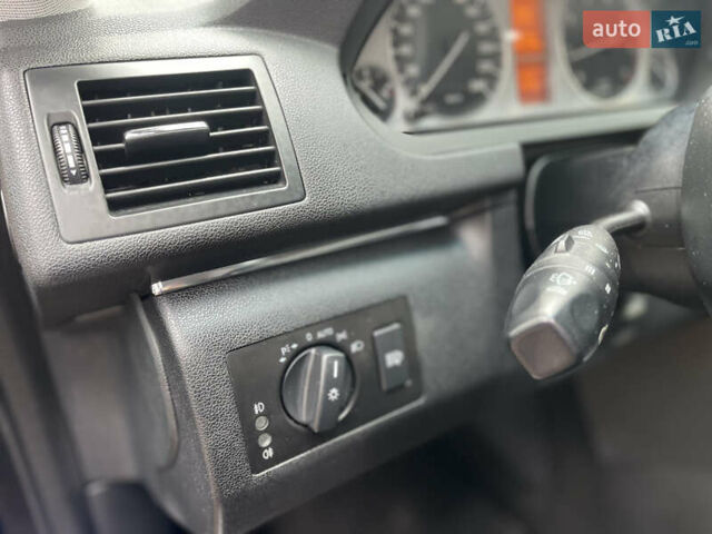 Черный Мерседес Б-класс, объемом двигателя 2.03 л и пробегом 274 тыс. км за 5749 $, фото 10 на Automoto.ua