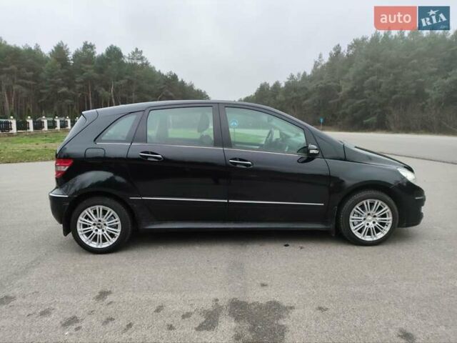 Чорний Мерседес Б-клас, об'ємом двигуна 2 л та пробігом 228 тис. км за 6400 $, фото 9 на Automoto.ua