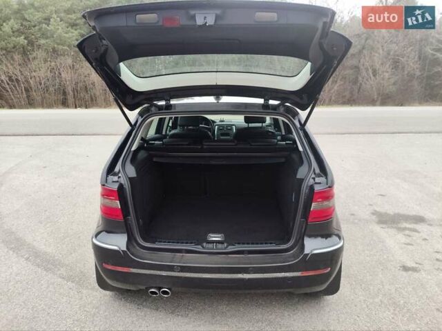 Чорний Мерседес Б-клас, об'ємом двигуна 2 л та пробігом 228 тис. км за 6400 $, фото 21 на Automoto.ua