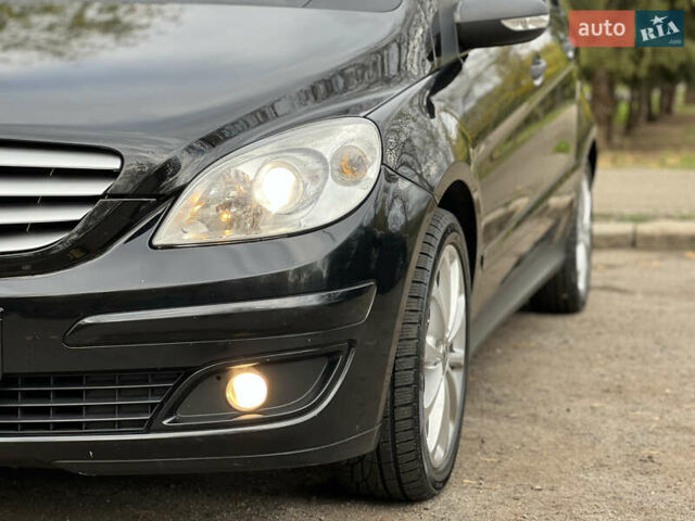 Мерседес Б-клас 2006 у Миколаєві на Automoto.ua Чорний Мерседес Б-клас, об'ємом двигуна 1.5 л та пробігом 320 тис. км за 5500 $, фото 3 на Automoto.ua