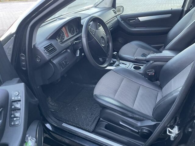 Чорний Мерседес Б-клас, об'ємом двигуна 2 л та пробігом 270 тис. км за 5500 $, фото 21 на Automoto.ua