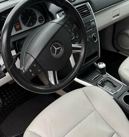 Чорний Мерседес Б-клас, об'ємом двигуна 1.7 л та пробігом 210 тис. км за 6500 $, фото 14 на Automoto.ua