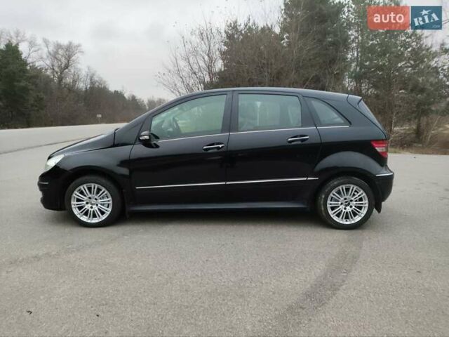 Чорний Мерседес Б-клас, об'ємом двигуна 2 л та пробігом 228 тис. км за 6400 $, фото 8 на Automoto.ua