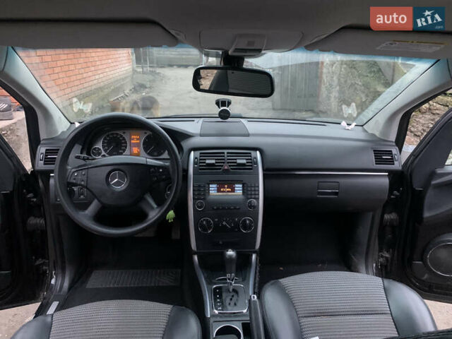 Черный Мерседес Б-класс, объемом двигателя 1.7 л и пробегом 226 тыс. км за 6500 $, фото 2 на Automoto.ua