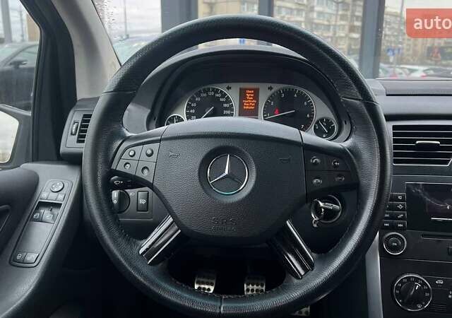 Черный Мерседес Б-класс, объемом двигателя 2.04 л и пробегом 277 тыс. км за 6590 $, фото 14 на Automoto.ua