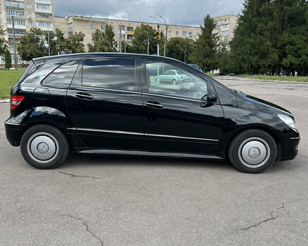 Черный Мерседес Б-класс, объемом двигателя 1.7 л и пробегом 226 тыс. км за 5300 $, фото 14 на Automoto.ua