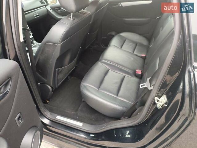 Чорний Мерседес Б-клас, об'ємом двигуна 2 л та пробігом 228 тис. км за 6400 $, фото 27 на Automoto.ua