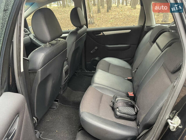 Черный Мерседес Б-класс, объемом двигателя 2.03 л и пробегом 274 тыс. км за 5749 $, фото 19 на Automoto.ua