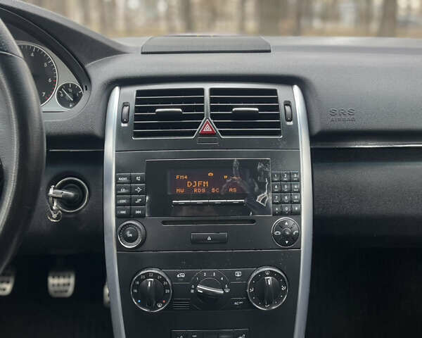 Черный Мерседес Б-класс, объемом двигателя 2.03 л и пробегом 274 тыс. км за 5950 $, фото 13 на Automoto.ua