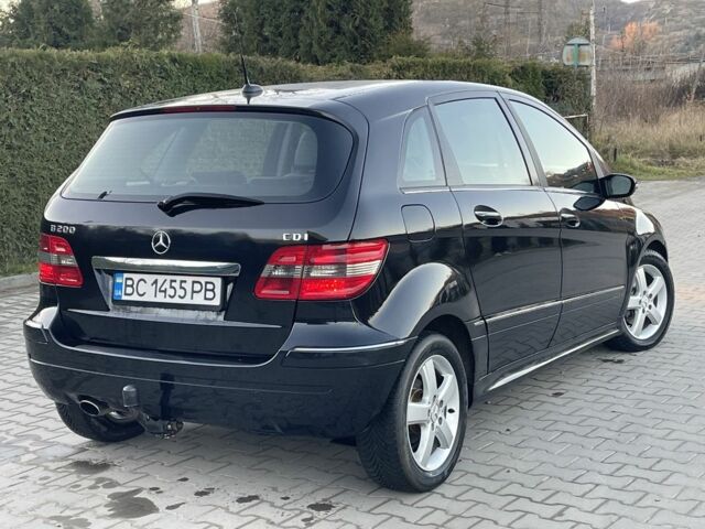 Чорний Мерседес Б-клас, об'ємом двигуна 2 л та пробігом 270 тис. км за 5500 $, фото 9 на Automoto.ua