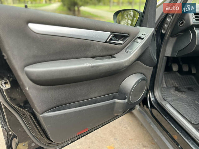 Мерседес Б-клас 2006 у Миколаєві на Automoto.ua Чорний Мерседес Б-клас, об'ємом двигуна 1.5 л та пробігом 320 тис. км за 5500 $, фото 10 на Automoto.ua