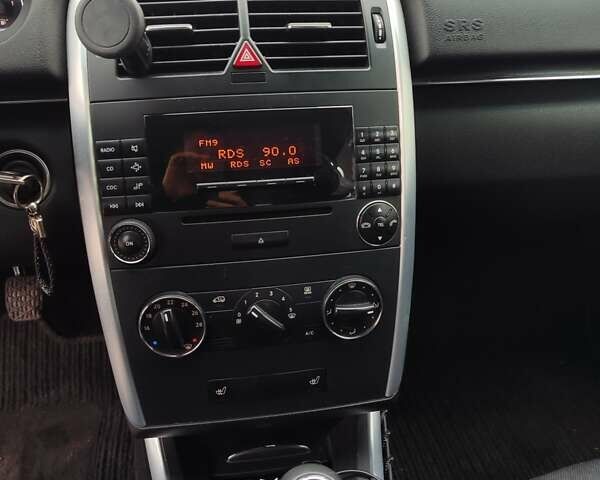 Чорний Мерседес Б-клас, об'ємом двигуна 1.5 л та пробігом 211 тис. км за 6200 $, фото 14 на Automoto.ua