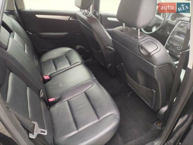 Чорний Мерседес Б-клас, об'ємом двигуна 2 л та пробігом 228 тис. км за 6400 $, фото 25 на Automoto.ua