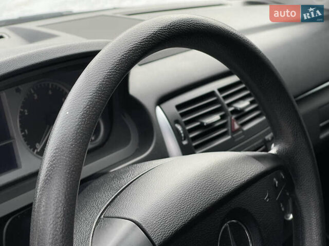 Черный Мерседес Б-класс, объемом двигателя 1.5 л и пробегом 153 тыс. км за 7700 $, фото 29 на Automoto.ua